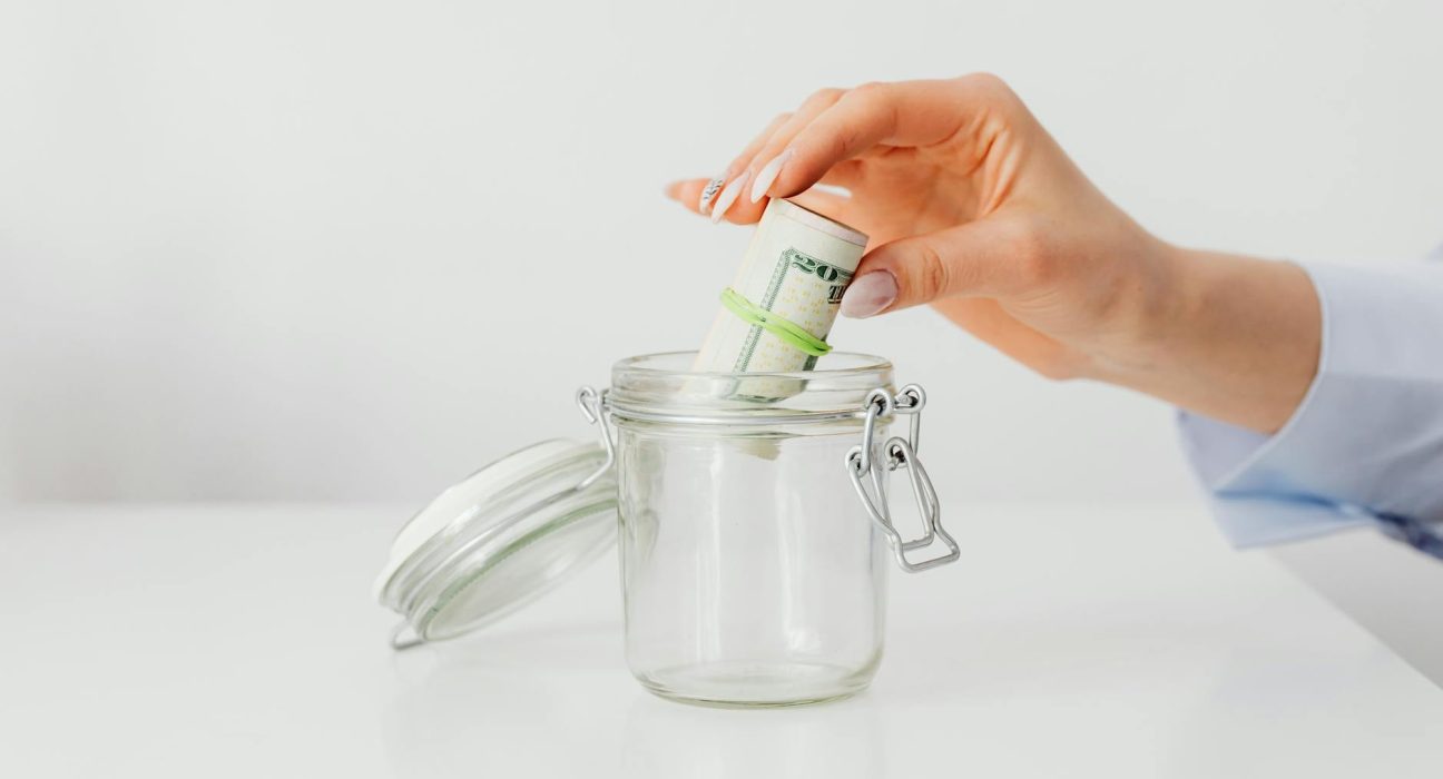 money saving 7680553