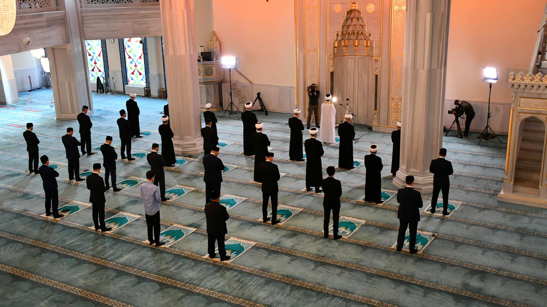 mosque prayer islamic 11158492