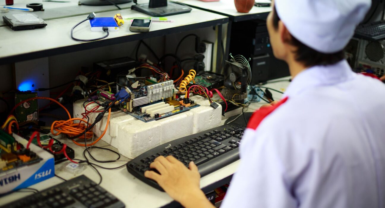 computer repair technician