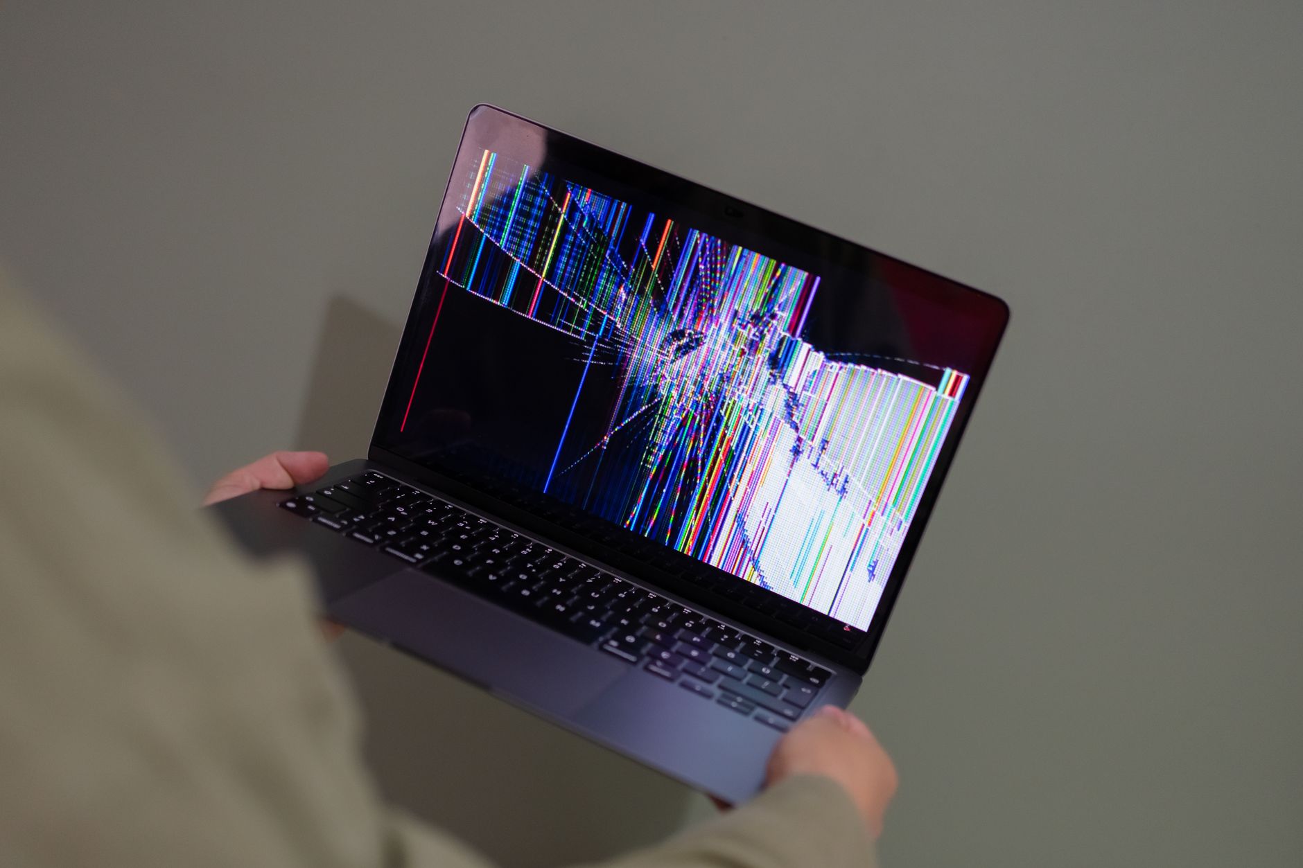 Laptop Ekranı ve Donanım Onarım Desteği 9 laptop repair screen