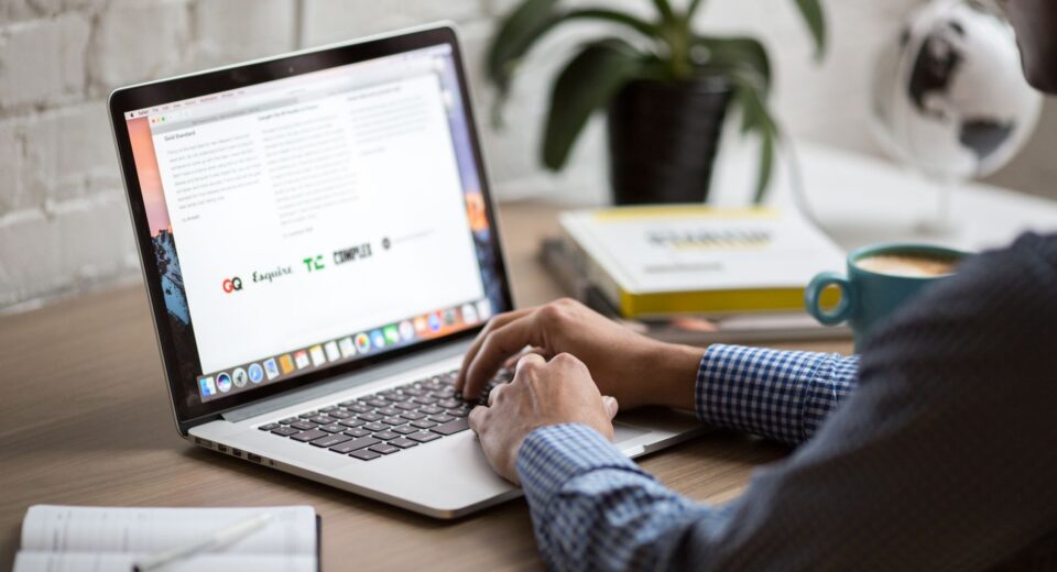 blog design laptop