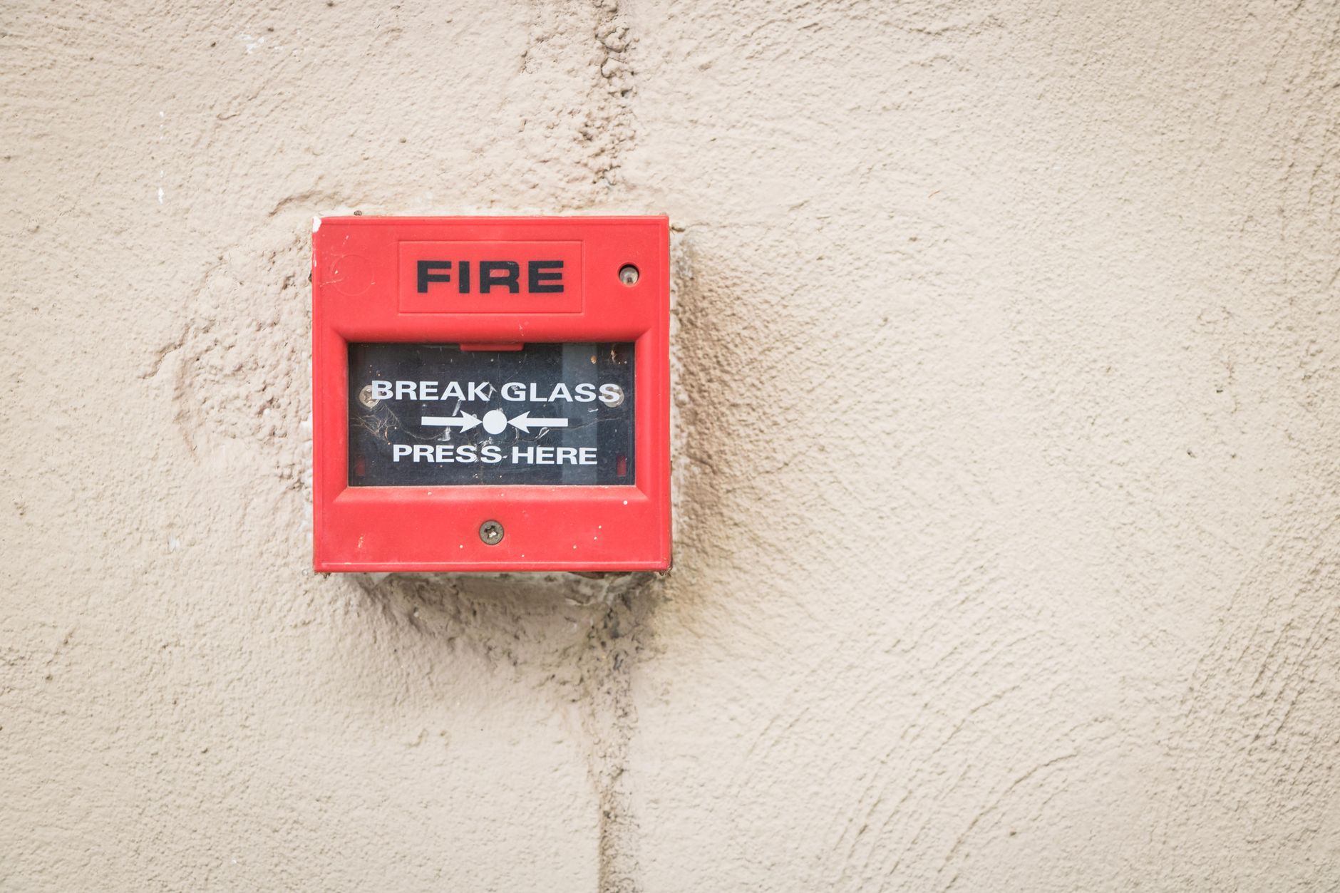 Yangın Alarm Sistemi Nedir ve Nasıl Çalışır? 102 fire alarm smoke detector