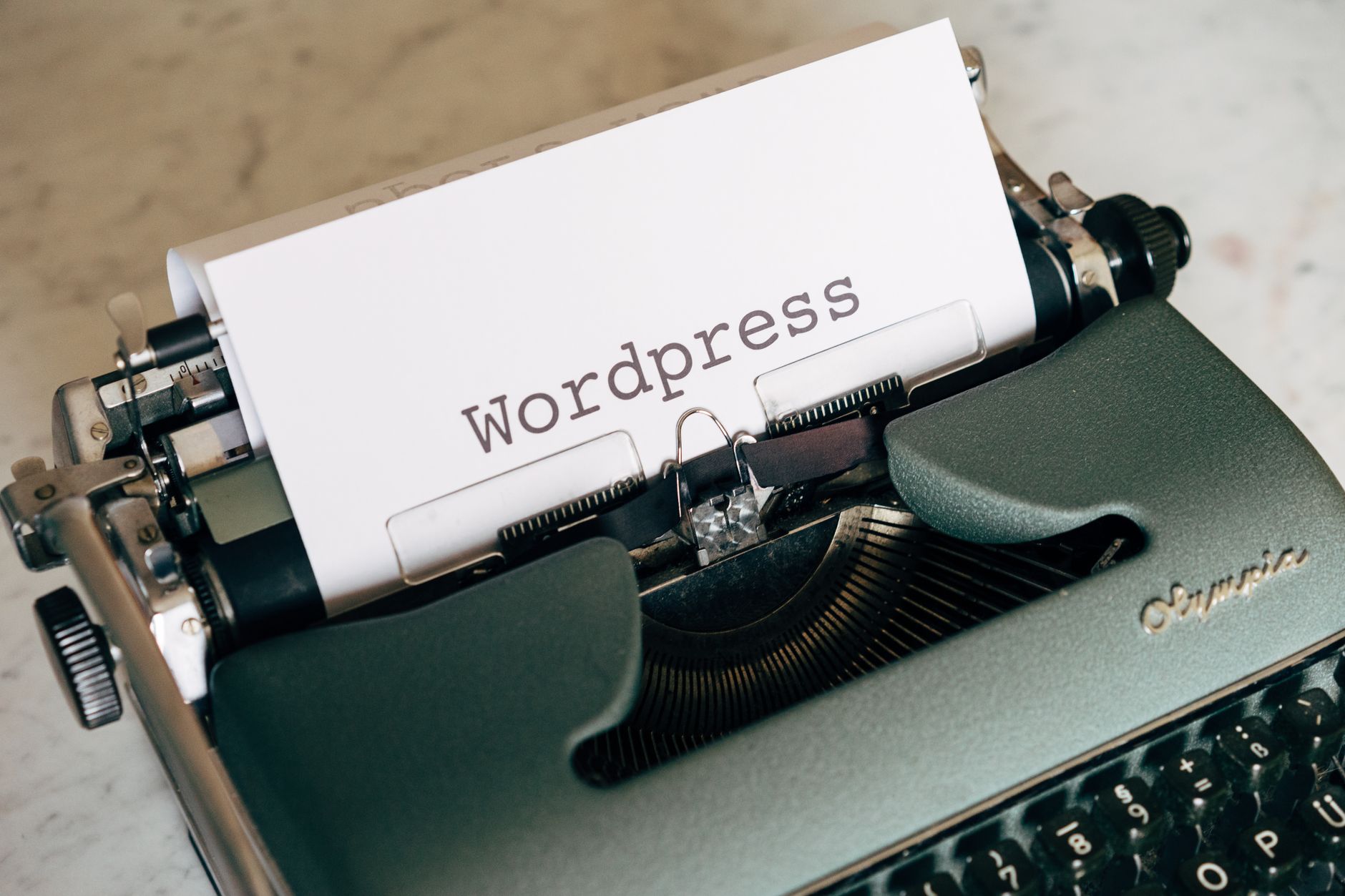 wordpress blogging laptop